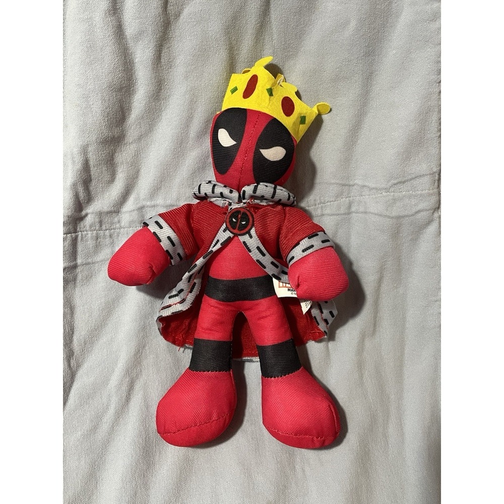 NWOT Marvel Comics Deadpool Pink Heart Valentine Shorts King w/ Crown Plush 9"
